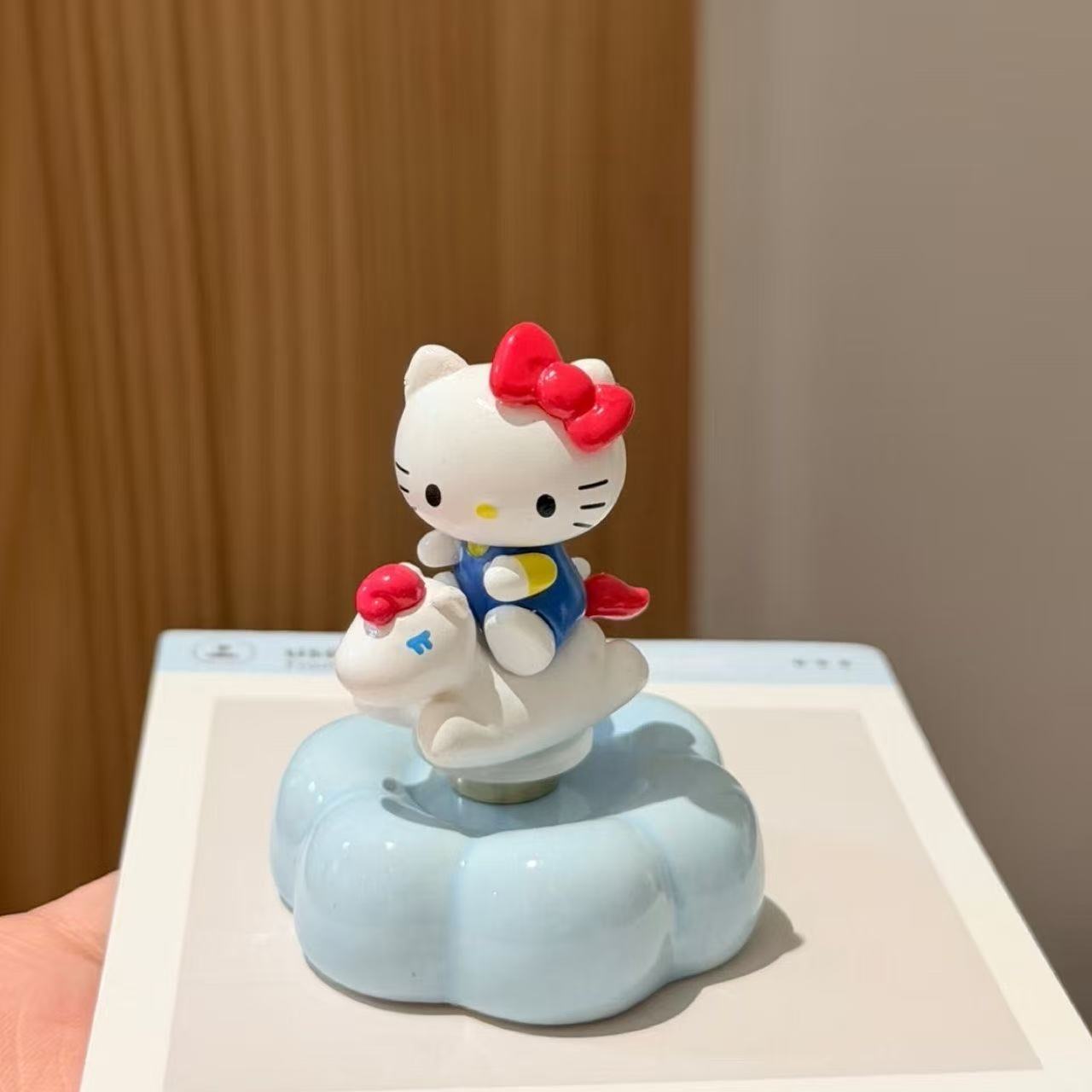 Lucky Kitty Cloud Twirl Spinner